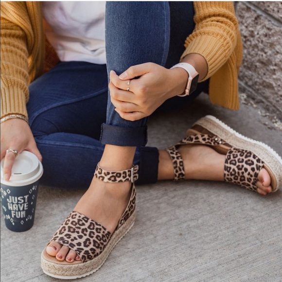 HP BEST IN SHOES Cheetah wedge Espadrille sandal - Picture 3 of 11